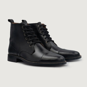 Knight Derby Schwarze Lederstiefel